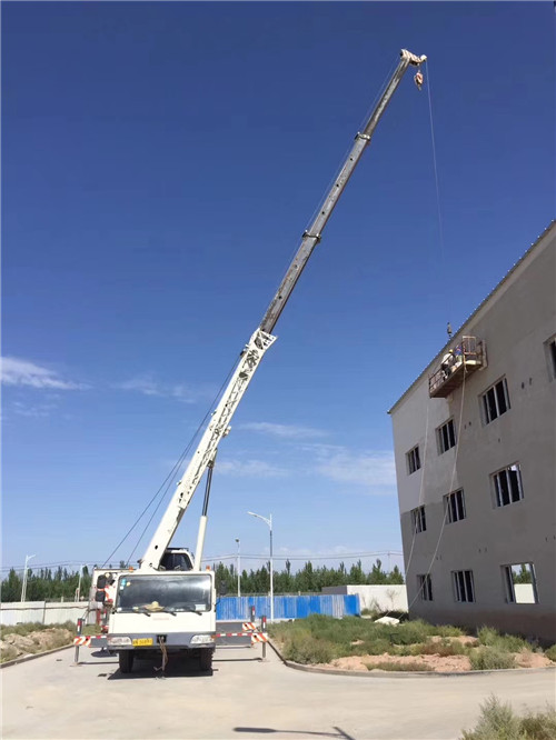 烟台市“轻装强干”—— 吊车的 “轻量化臂架” 技术